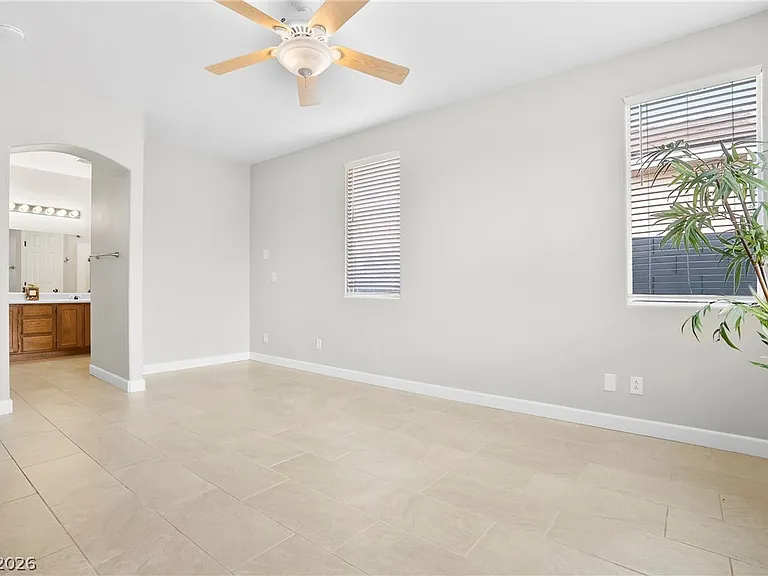 8824 Iron Hitch Ave — Photo 15