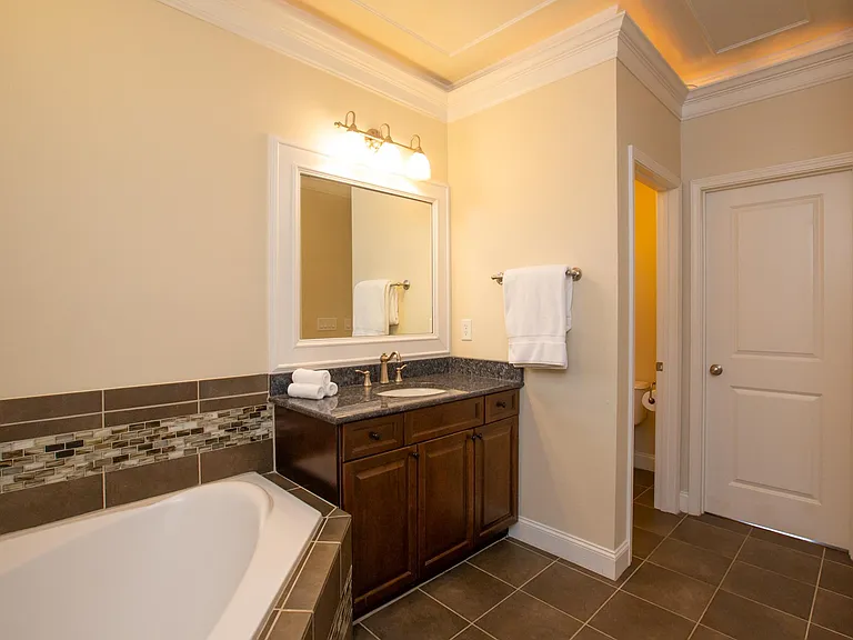 653 Lockton Pl — Photo 37