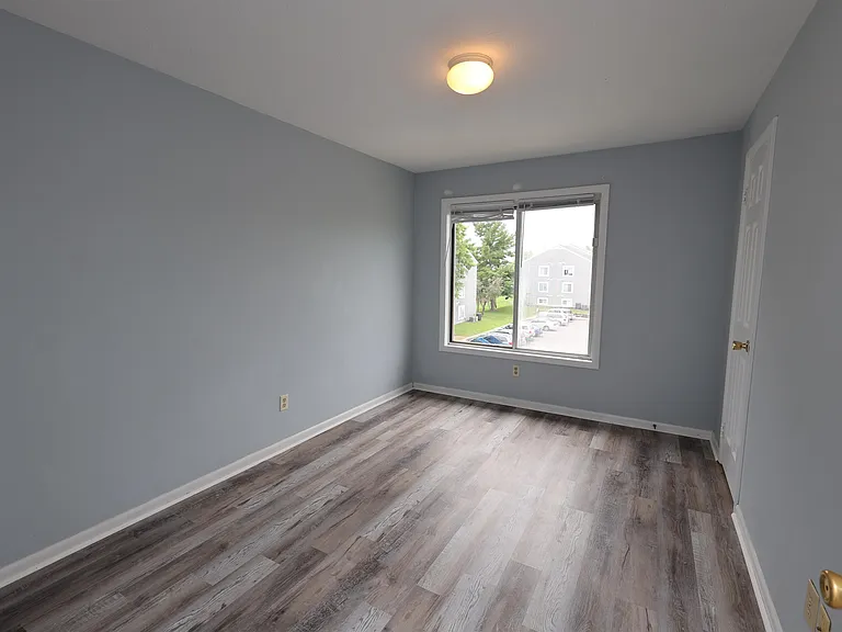 48 South Ave — Photo 12