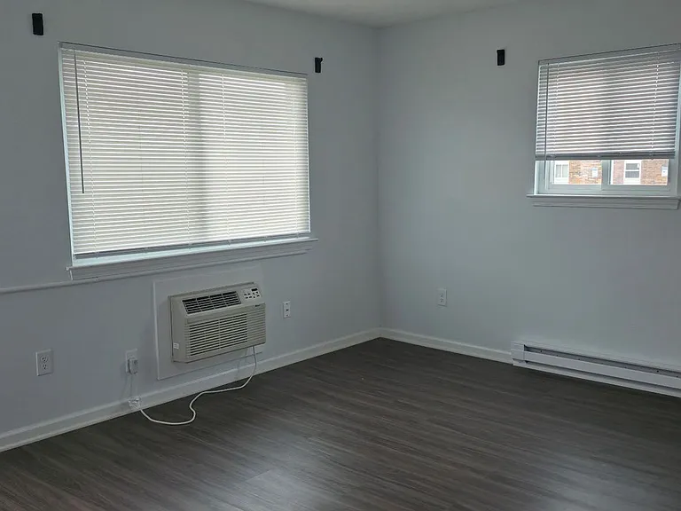 Waynedale Circle Apartments — Photo 47