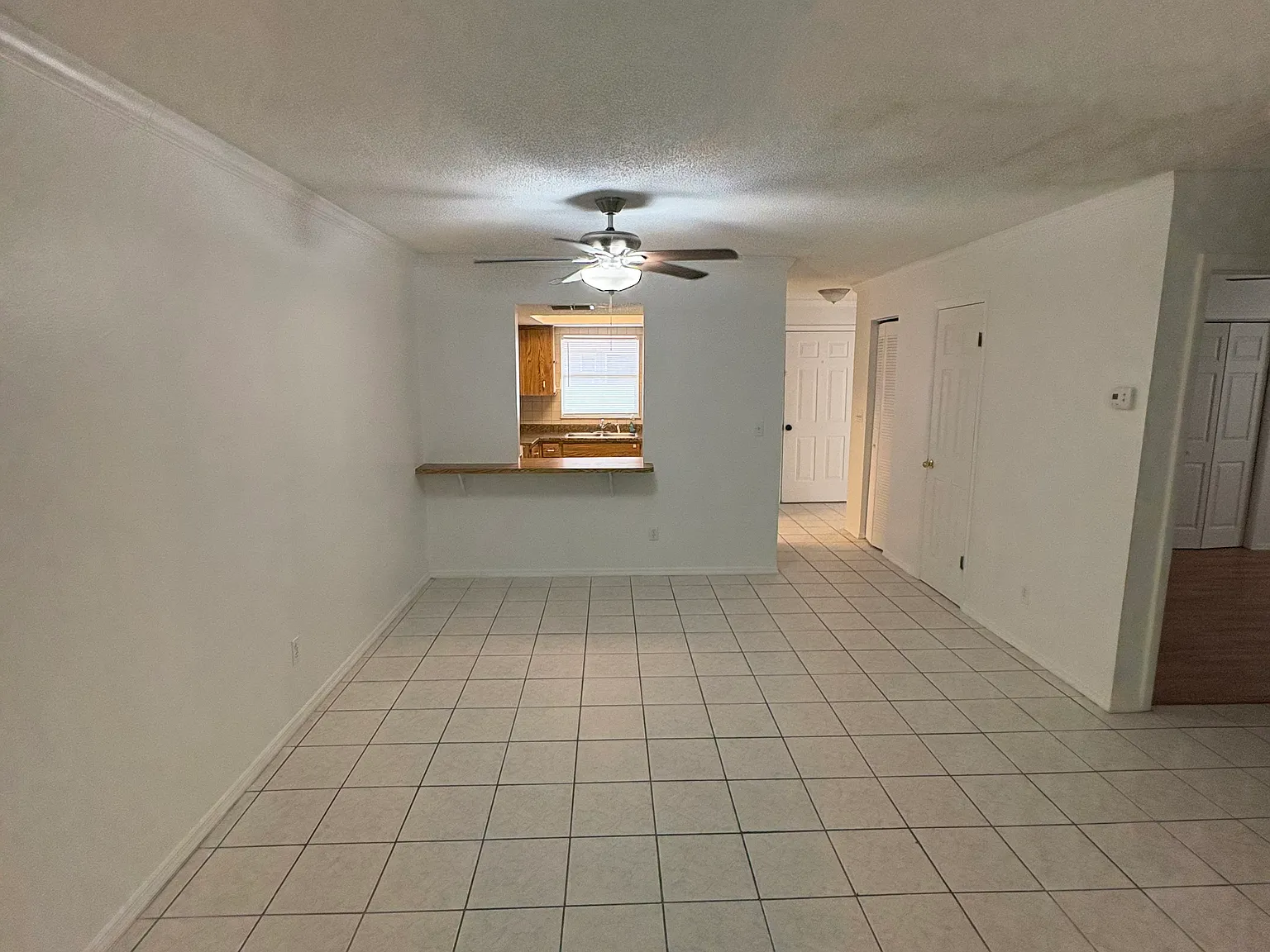 2 bed, 1000 sqft, $1,500 — Photo 2
