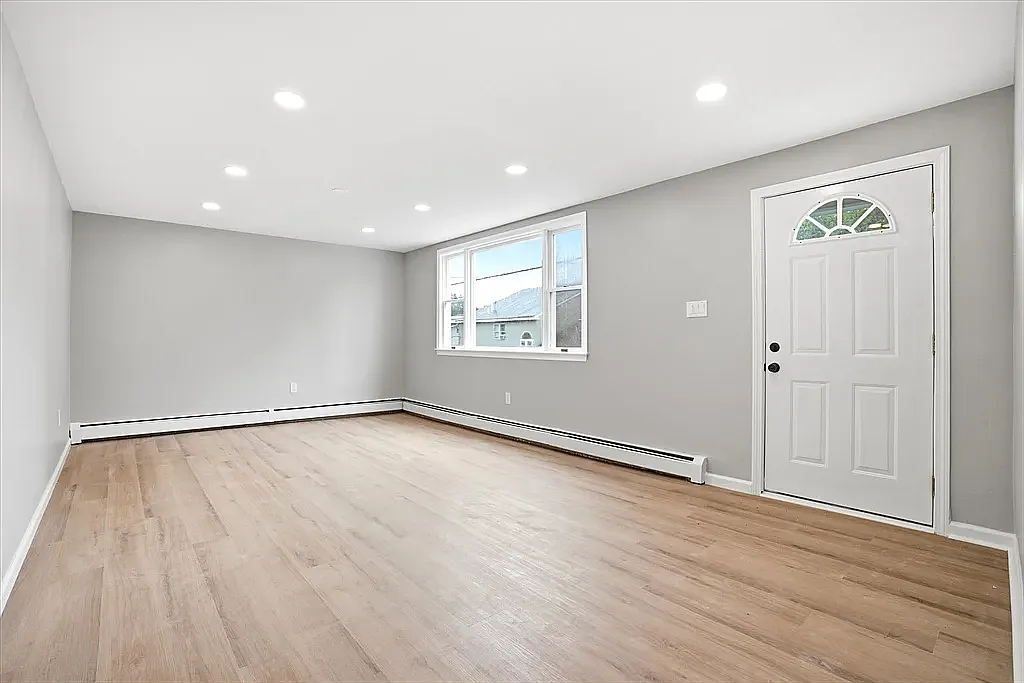 3 bed, 1554 sqft, $3,000 — Photo 2