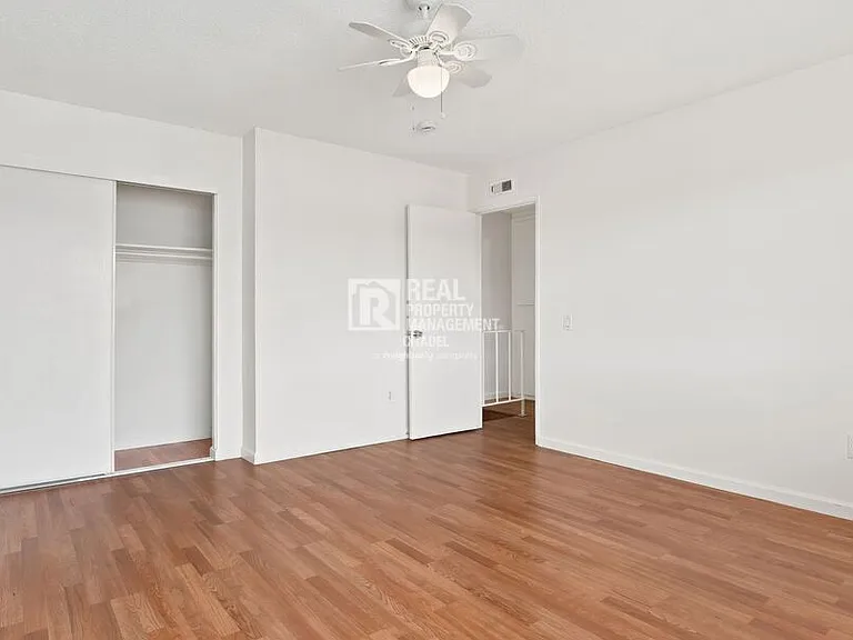 3009 Canyon Crest Dr #B — Photo 19