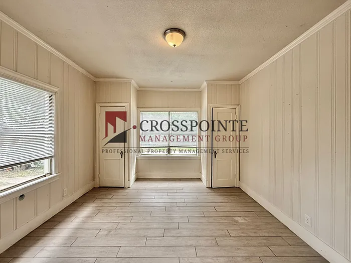 1120 Augusta Ave — Photo 19