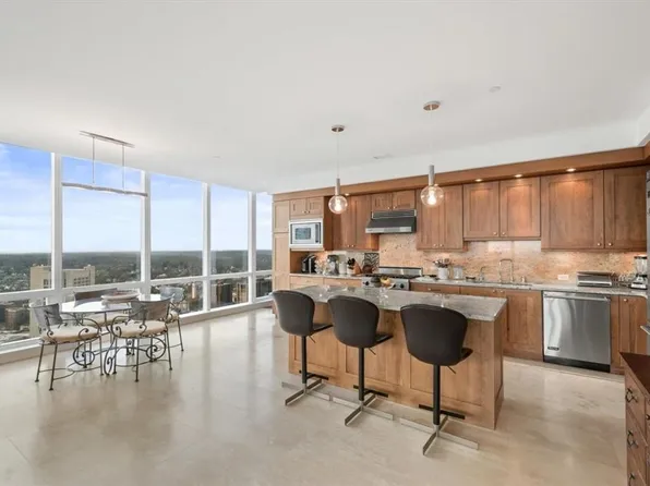 5 Renaissance Square #PH4G, White Plains, NY 10601