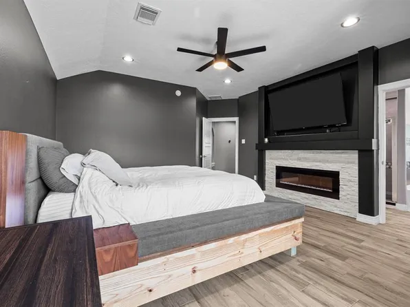 814 Seadrift Court, La Marque, TX 77568