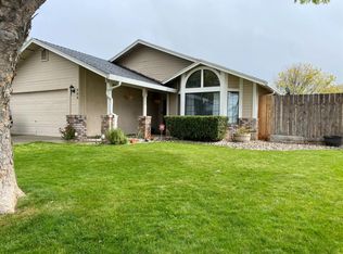 908 Countryside Ln, Modesto, CA 95358