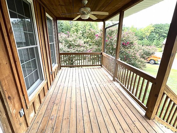 3rd image of 131 Quail Springs Ct