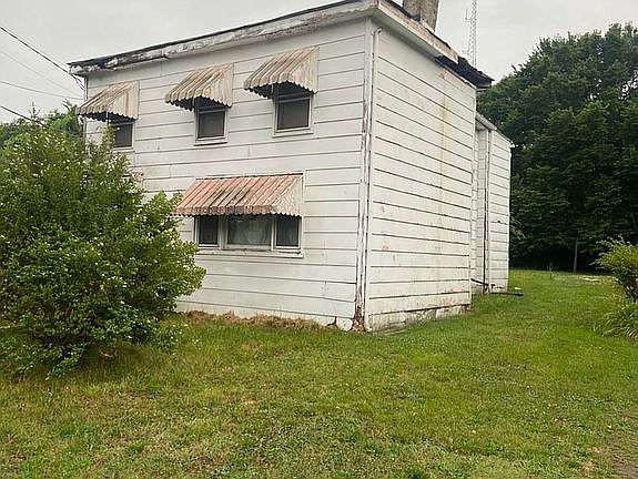 3rd image of 668 S Jones St