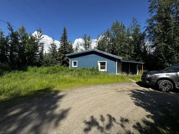 822 Memory Ave, North Pole, AK 99705
