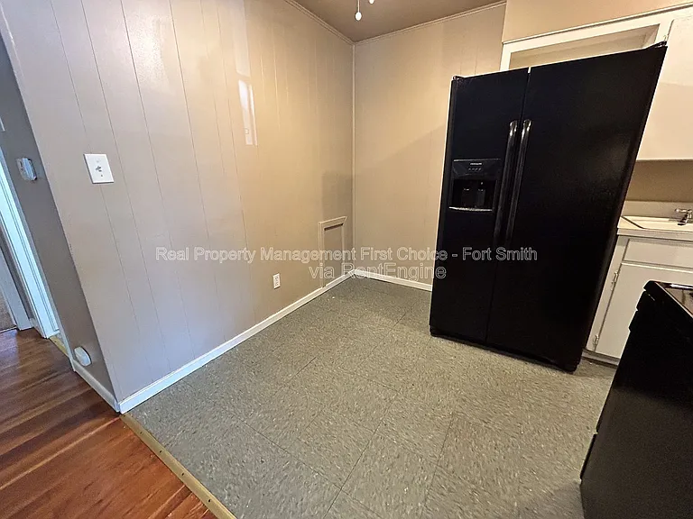 2301 S V St #6 — Photo 5