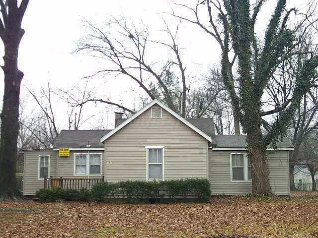 2nd image of 1979 Clifton Ave