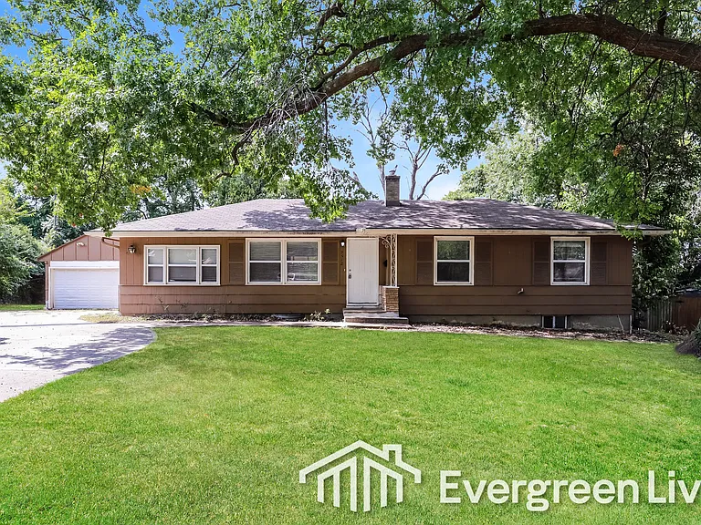 9512 Bennington Ave — Photo 15