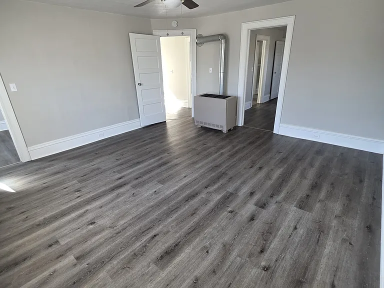 28 W James St — Photo 13