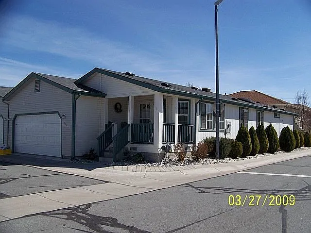1207 Gambrel Dr photo 1