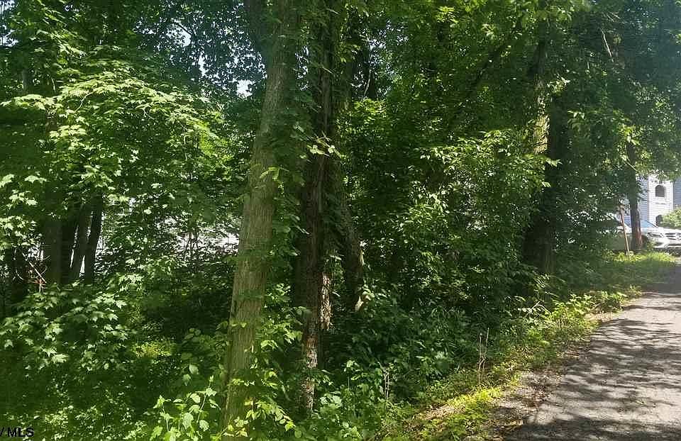 2nd image of Glenn St