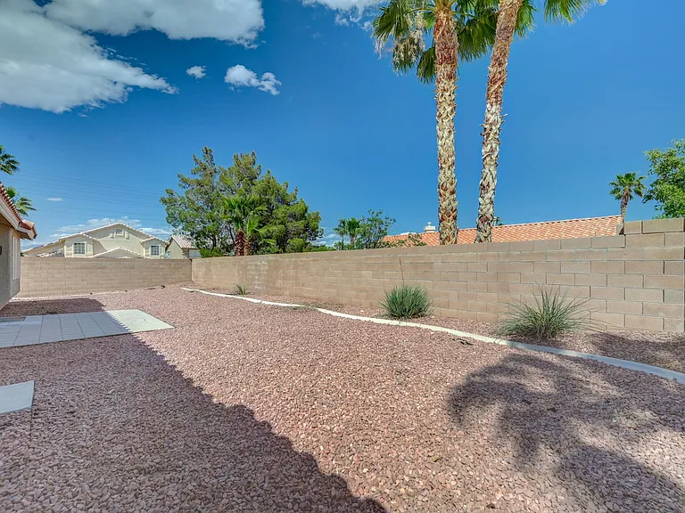 3120 Siena Cir — Photo 44