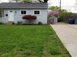 12087 McKelvey Rd, Maryland Heights, MO