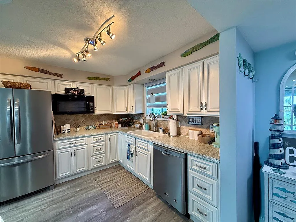 3510 S Ocean Shore Blvd — Photo 4