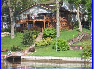 100 Forest Ave, Fox Lake, IL 60020