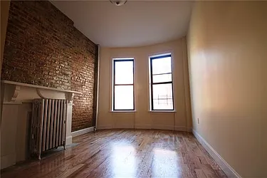 Rented by Space Marketing Shop