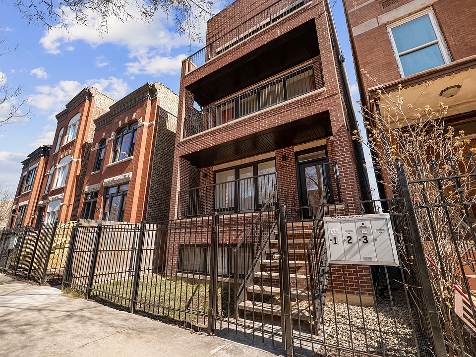 1st image of 1445 N Rockwell St #3
