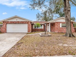 121 Valley Cir, Brandon, FL 33510