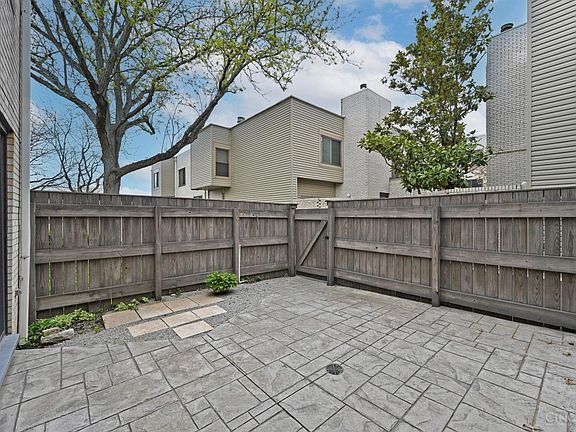 4th image of 2356 Dana Ave