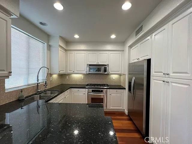 187 Liberty St — Photo 6