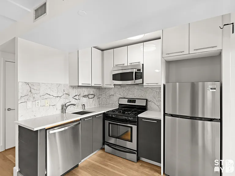 279 Lee Ave #4B — Photo 1