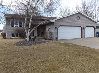 845 Harrison Ave, Omro, WI 54963