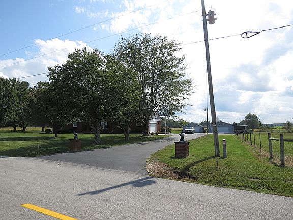 entrance from street