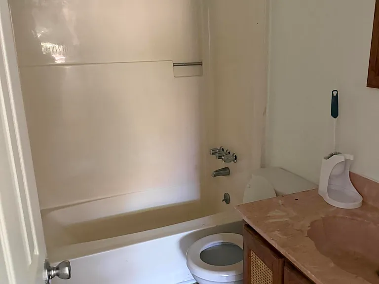 1009 Michelle Dr — Photo 12