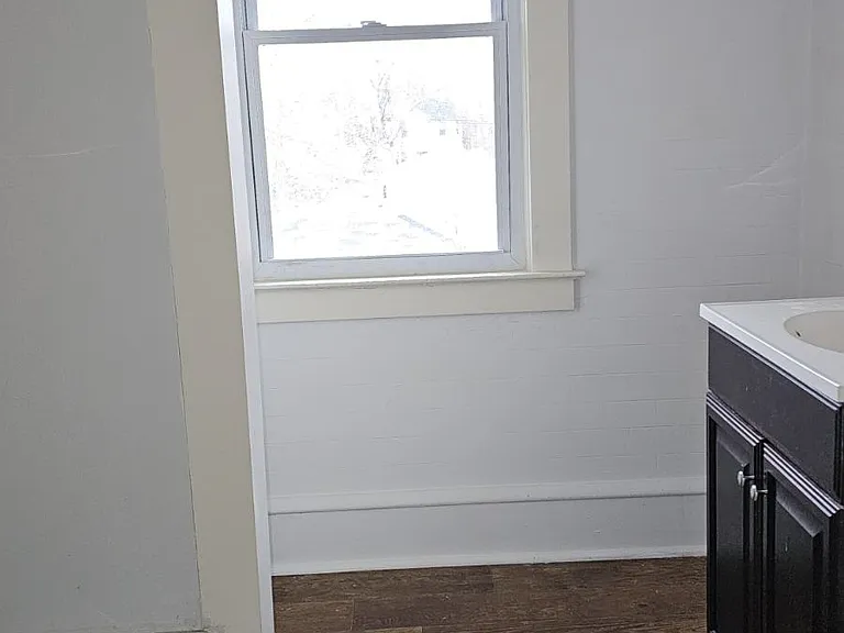 721 Clinton Ave #A — Photo 15