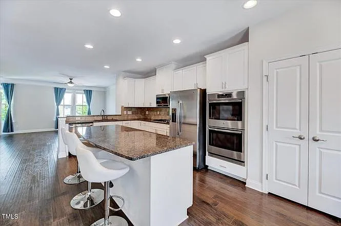1008 Drayman Pl — Photo 15