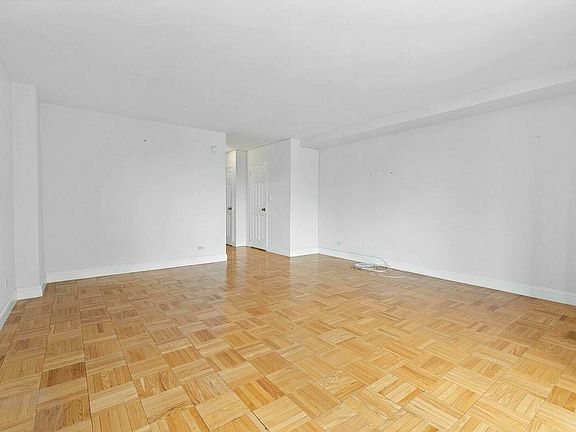 5th image of 200 E 15th St APT 11A