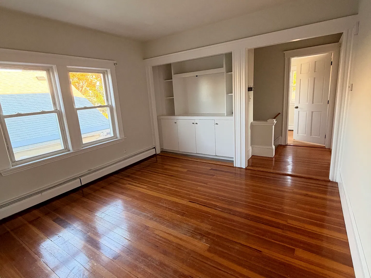 3 bed, 1100 sqft, $3,246 — Photo 2