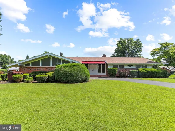 845 Mountain View Rd W, Waynesboro, PA 17268