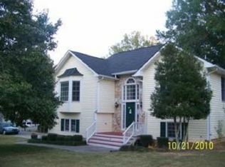 14 W Oak Dr, Cartersville, GA 30121