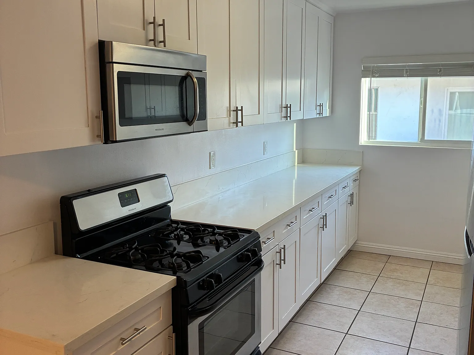 2 bed, 1.5 bath, 800 sqft, $2,598 — Photo 3