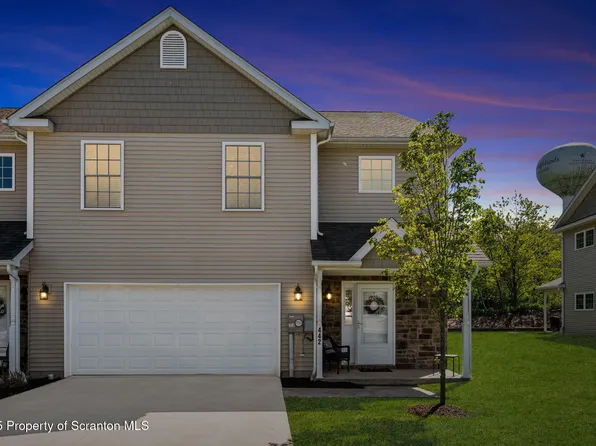 442 Shadow Wood Cir, Archbald, PA 18403