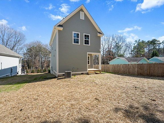 4th image of 647 N Hardee St