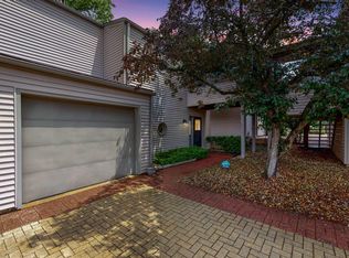 5616 N Withershin Point, Peoria, IL 61615