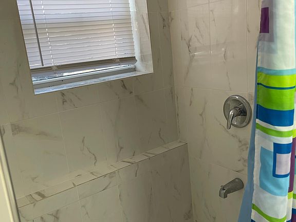 5th image of 3055 Coddington Ave #1