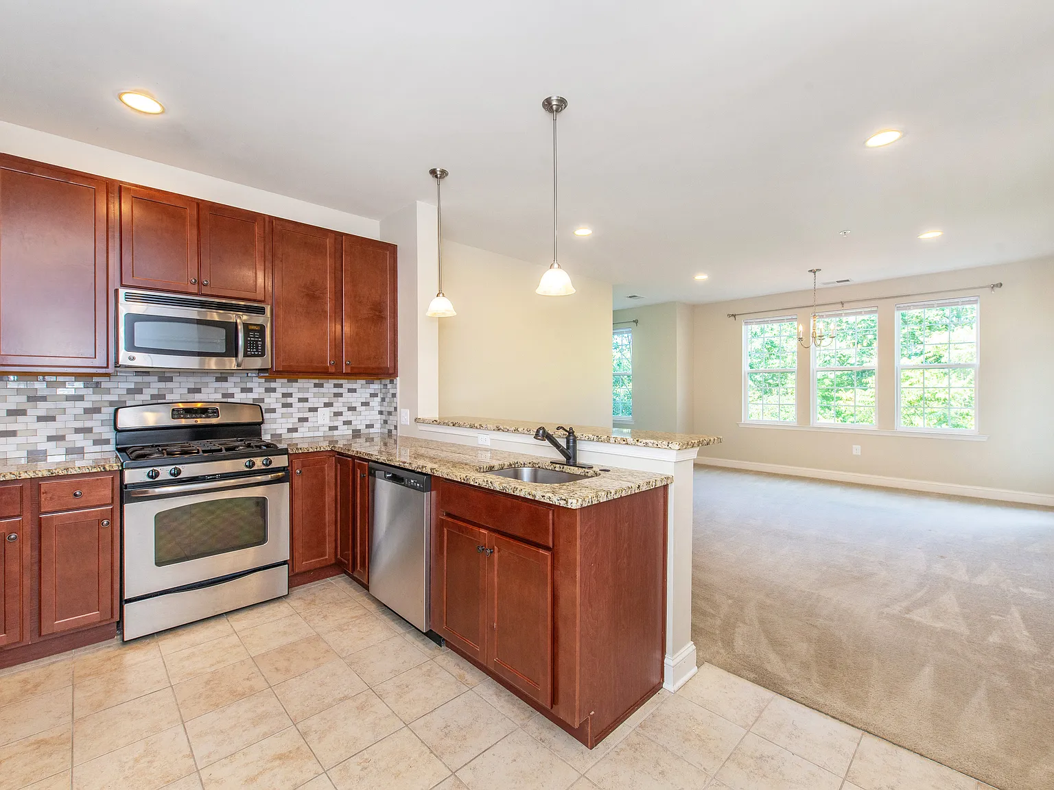 1 bed, 837 sqft, $2,325 — Photo 1