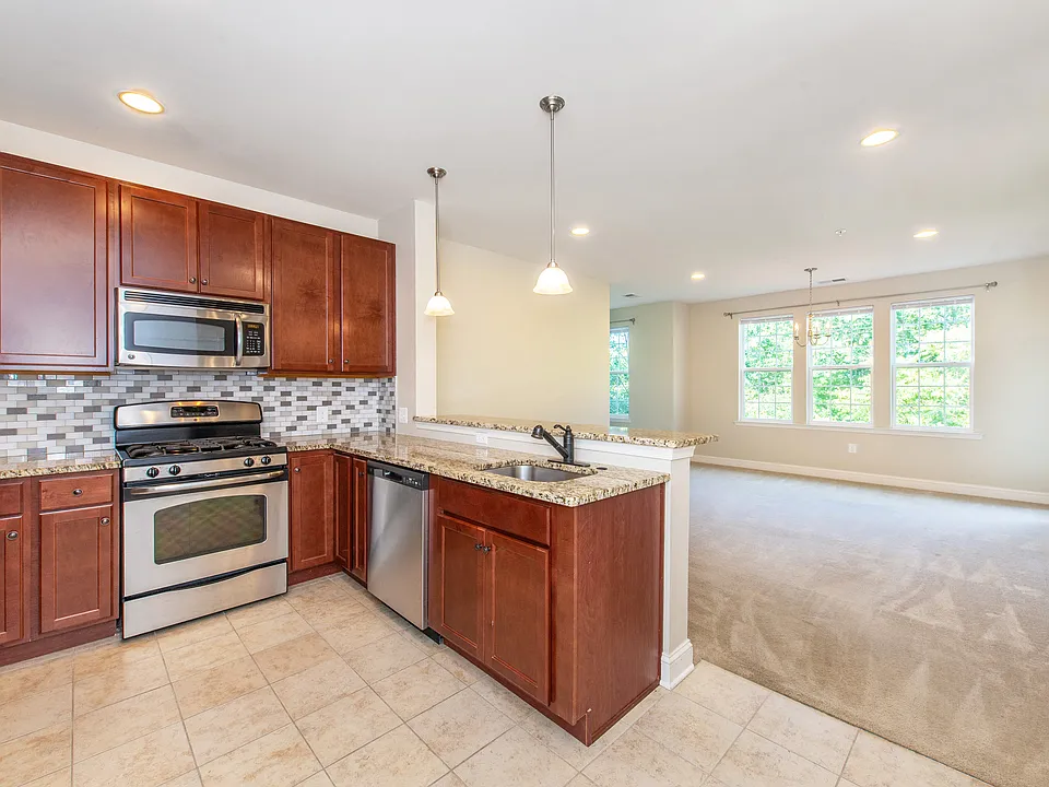4211 Ramapo Ct