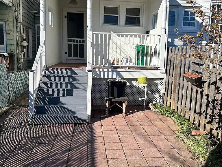 1744 W Union St — Photo 13