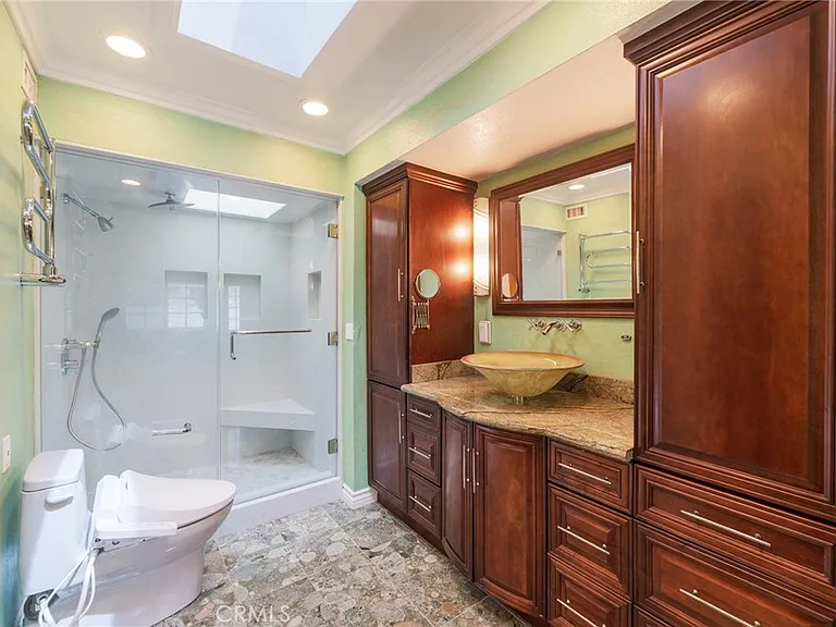 5562 Highland Ave — Photo 31