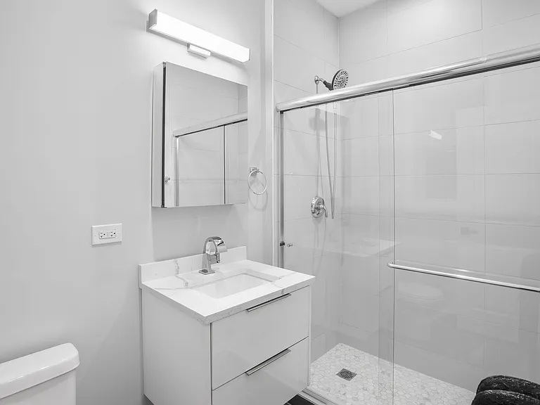 7417 N Clark St — Photo 21