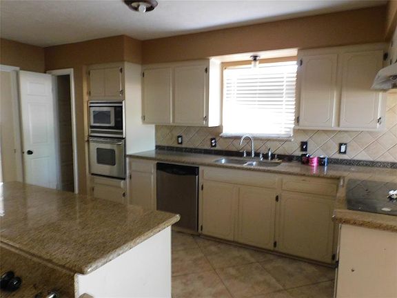 5th image of 5216 Holly Avenue